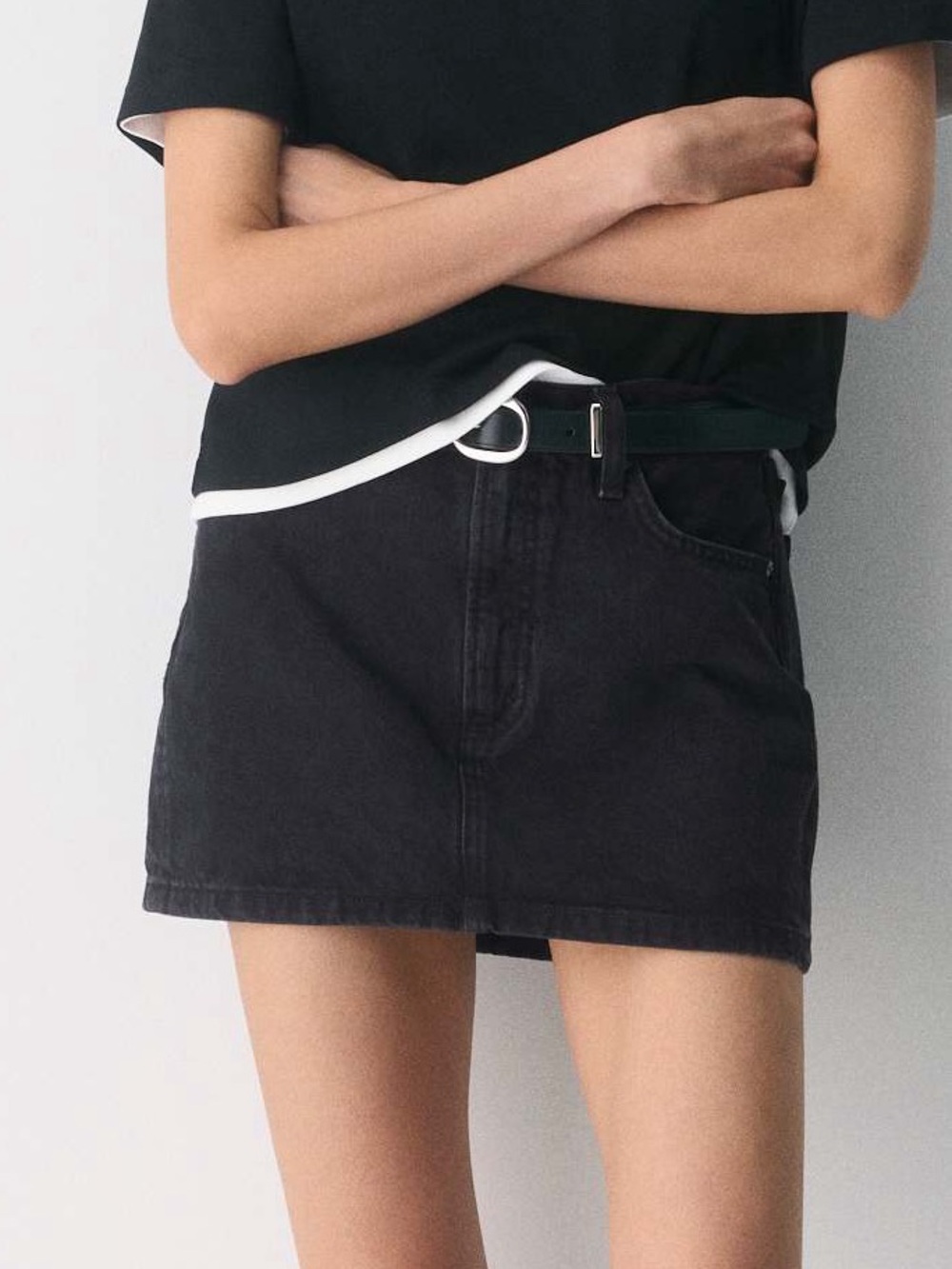 Aritzia Denim Forum Black ricci 90’s Mini Skirt 28